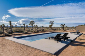 Rancho Respiro Joshua Tree- Pool Spa Complex on 11 acres